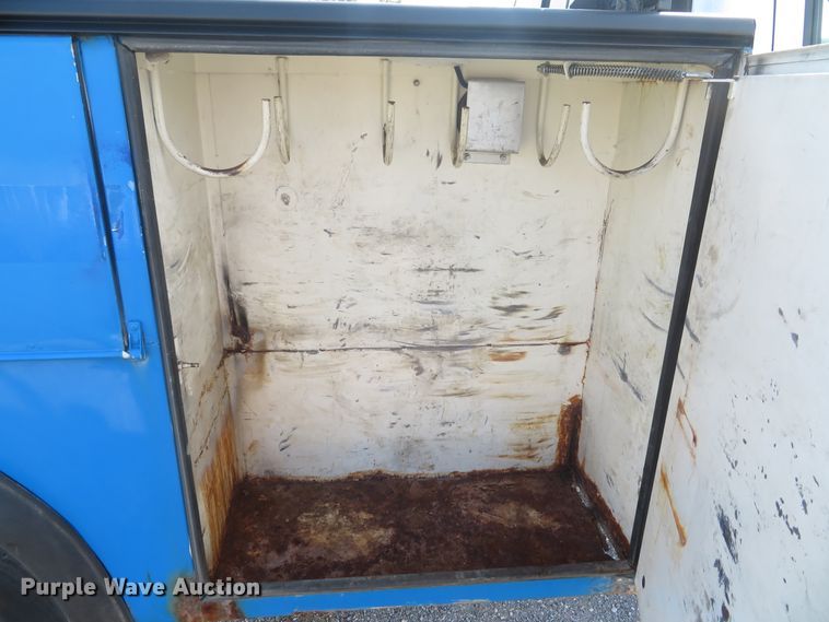 image for item DH1583 2000 Chevrolet C3500HD utility bed pickup truck