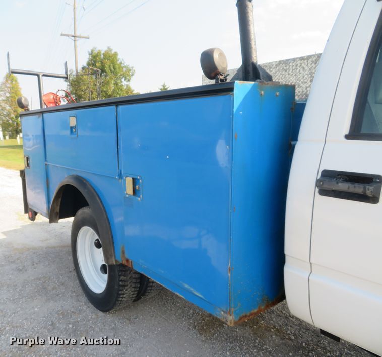 image for item DH1583 2000 Chevrolet C3500HD utility bed pickup truck