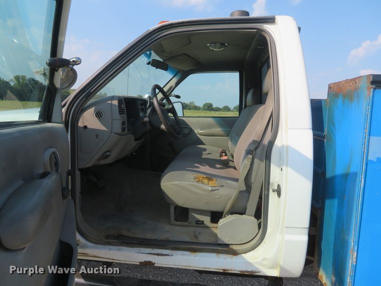 image for item DH1583 2000 Chevrolet C3500HD utility bed pickup truck