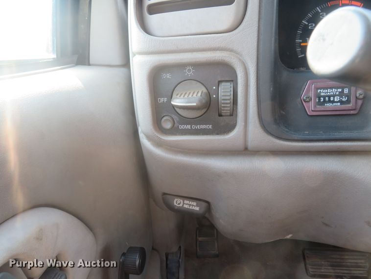 image for item DH1583 2000 Chevrolet C3500HD utility bed pickup truck