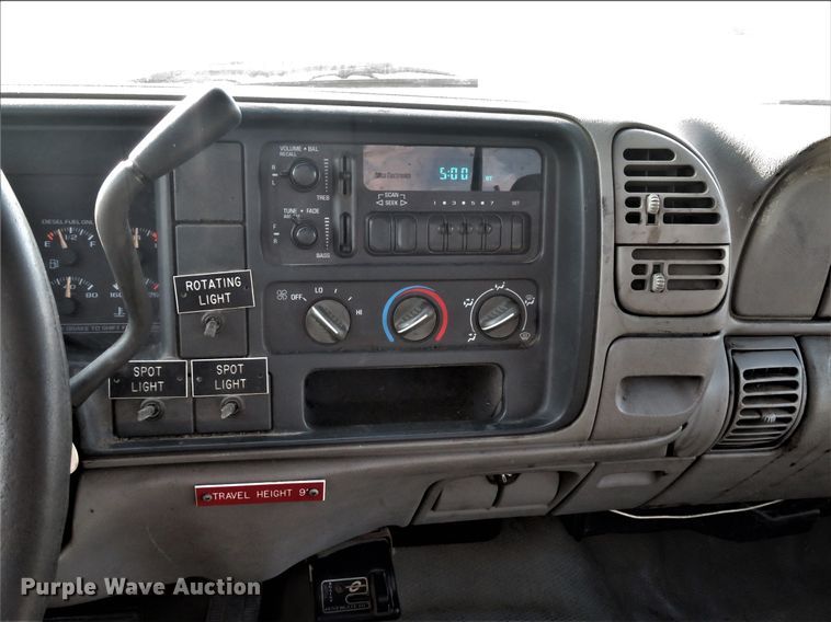 image for item DH1583 2000 Chevrolet C3500HD utility bed pickup truck