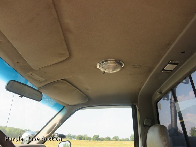 image for item DH1583 2000 Chevrolet C3500HD utility bed pickup truck