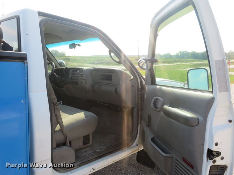 image for item DH1583 2000 Chevrolet C3500HD utility bed pickup truck