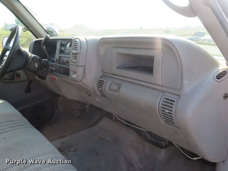 image for item DH1583 2000 Chevrolet C3500HD utility bed pickup truck