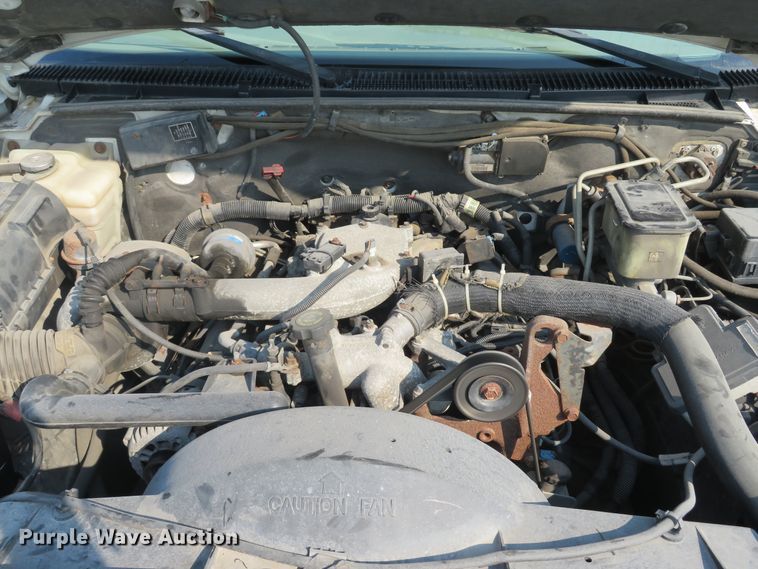 image for item DH1583 2000 Chevrolet C3500HD utility bed pickup truck