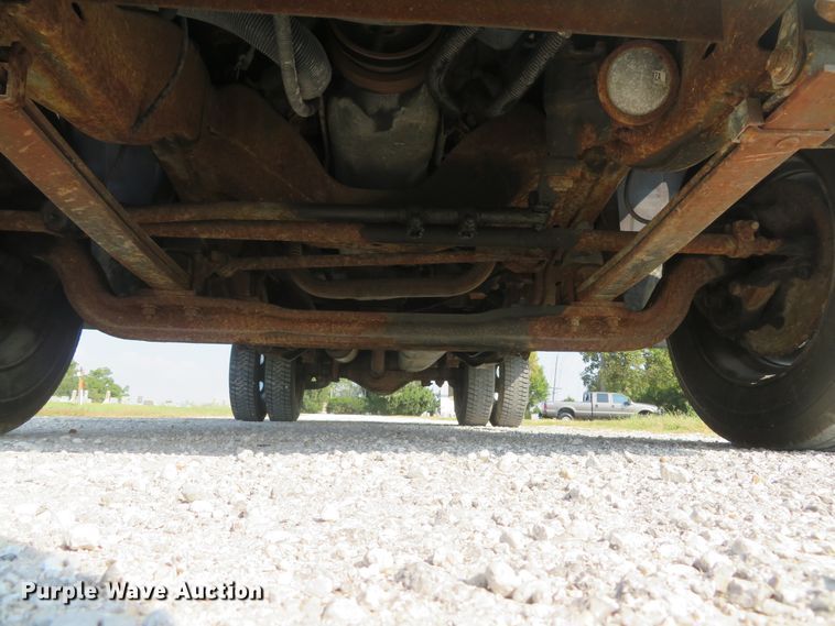 image for item DH1583 2000 Chevrolet C3500HD utility bed pickup truck