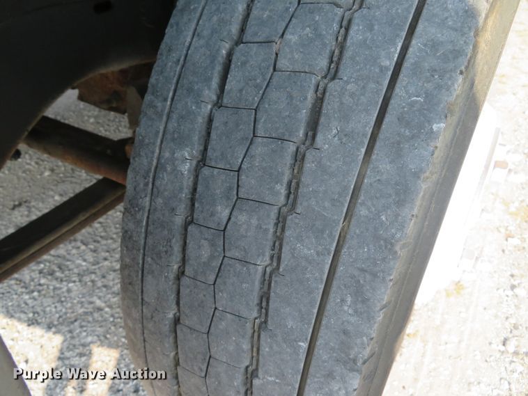 image for item DH1583 2000 Chevrolet C3500HD utility bed pickup truck