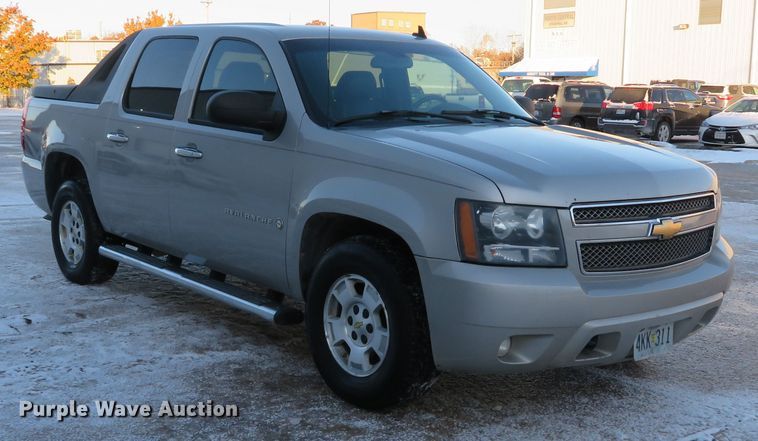 image for item DH1689 2007 Chevrolet Avalanche SE Crew Cab pickup truck