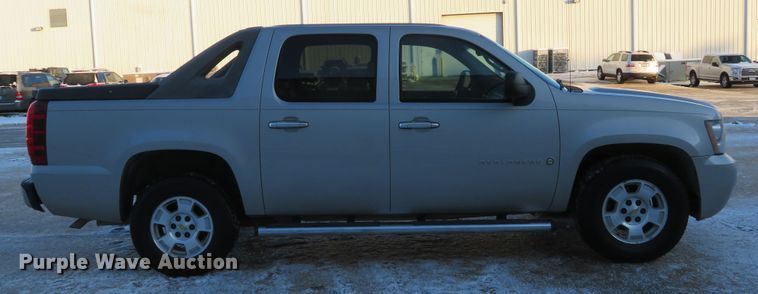 image for item DH1689 2007 Chevrolet Avalanche SE Crew Cab pickup truck
