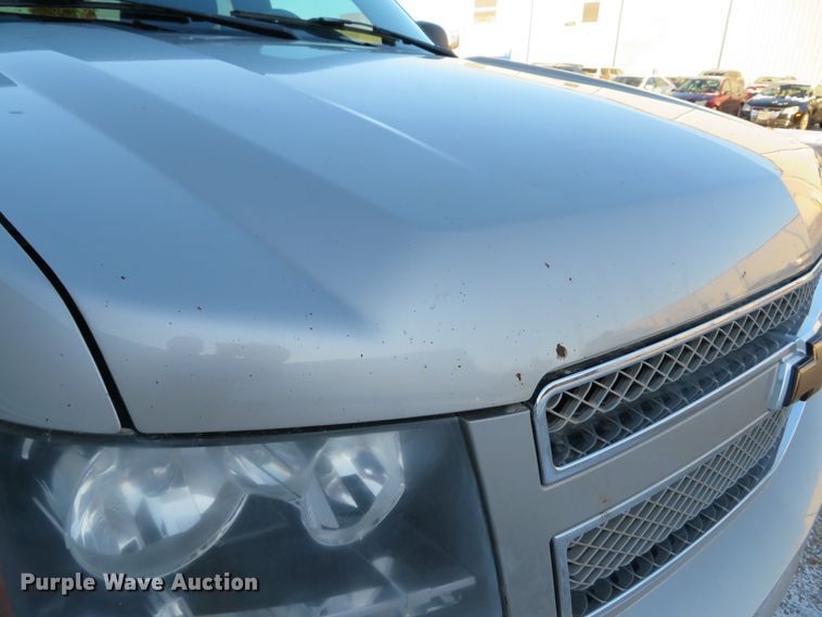 image for item DH1689 2007 Chevrolet Avalanche SE Crew Cab pickup truck