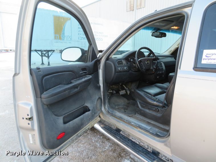 image for item DH1689 2007 Chevrolet Avalanche SE Crew Cab pickup truck