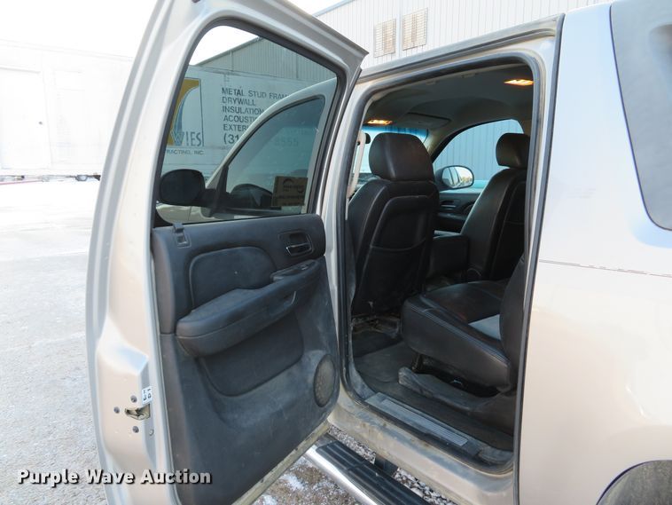 image for item DH1689 2007 Chevrolet Avalanche SE Crew Cab pickup truck