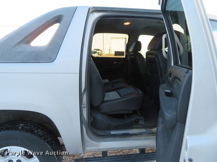 image for item DH1689 2007 Chevrolet Avalanche SE Crew Cab pickup truck