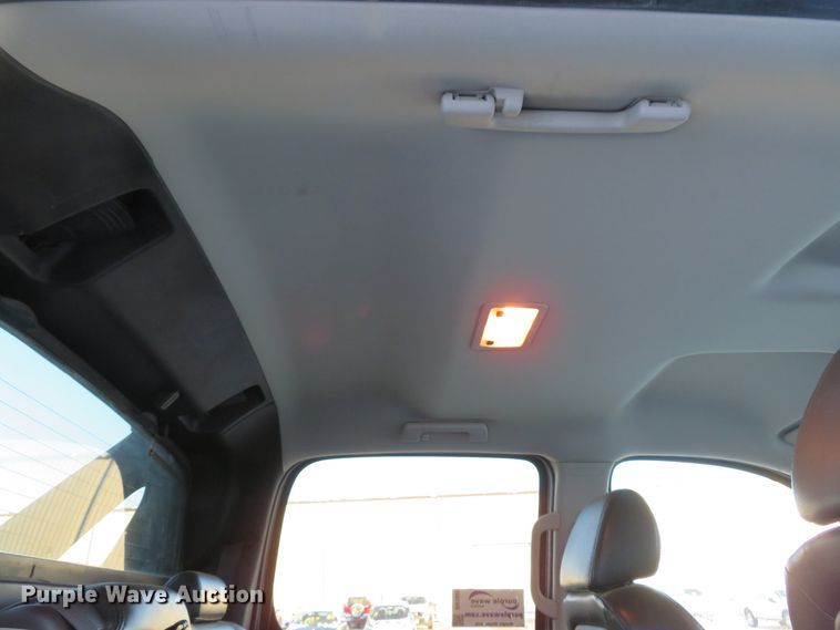 image for item DH1689 2007 Chevrolet Avalanche SE Crew Cab pickup truck