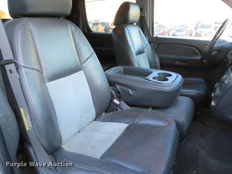 image for item DH1689 2007 Chevrolet Avalanche SE Crew Cab pickup truck