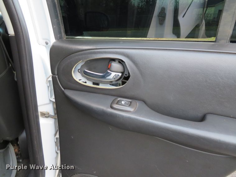 image for item DH1700 2005 Chevrolet TrailBlazer SUV