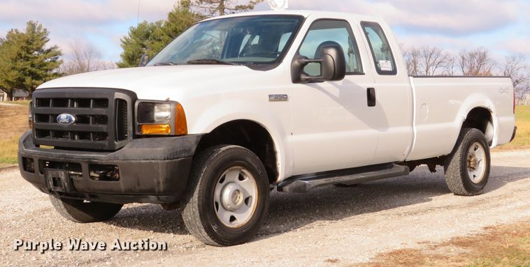 image for item DH1702 2006 Ford F250 Super Duty XL SuperCab pickup truck
