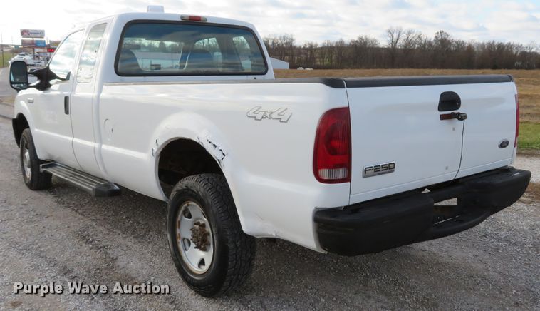 image for item DH1702 2006 Ford F250 Super Duty XL SuperCab pickup truck