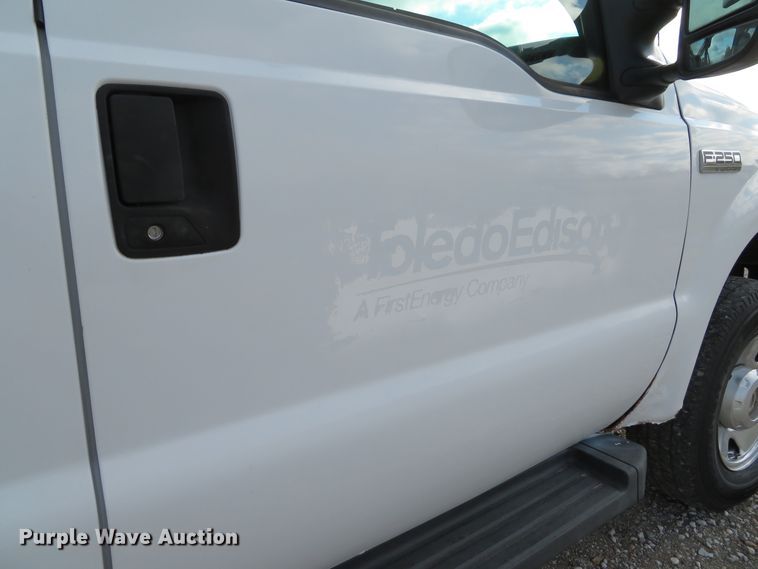 image for item DH1702 2006 Ford F250 Super Duty XL SuperCab pickup truck