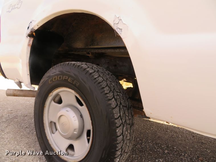 image for item DH1702 2006 Ford F250 Super Duty XL SuperCab pickup truck