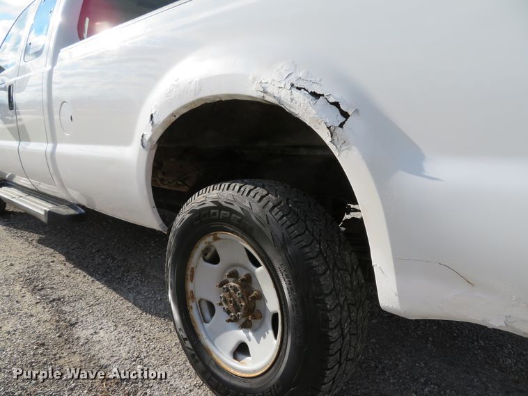 image for item DH1702 2006 Ford F250 Super Duty XL SuperCab pickup truck