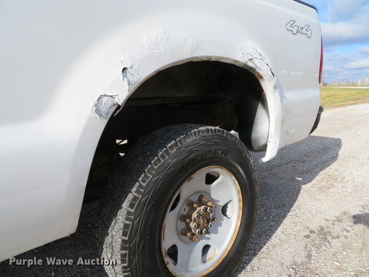 image for item DH1702 2006 Ford F250 Super Duty XL SuperCab pickup truck