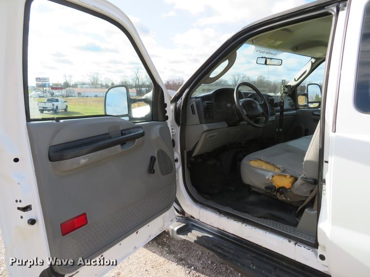 image for item DH1702 2006 Ford F250 Super Duty XL SuperCab pickup truck