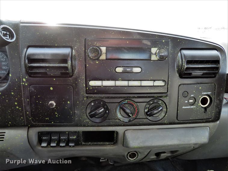 image for item DH1702 2006 Ford F250 Super Duty XL SuperCab pickup truck