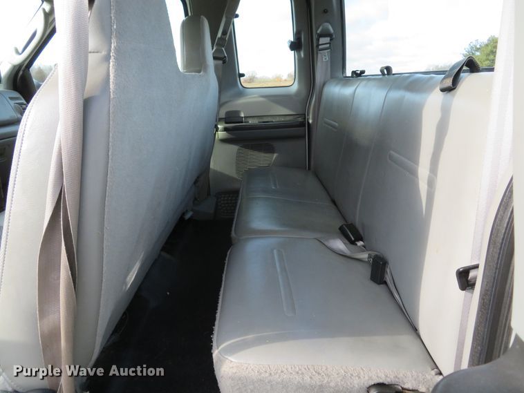 image for item DH1702 2006 Ford F250 Super Duty XL SuperCab pickup truck