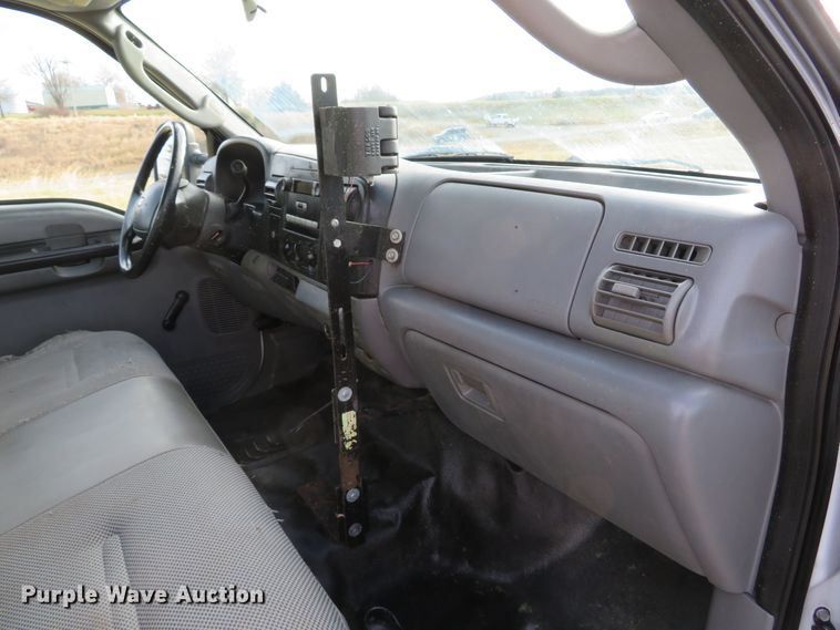 image for item DH1702 2006 Ford F250 Super Duty XL SuperCab pickup truck