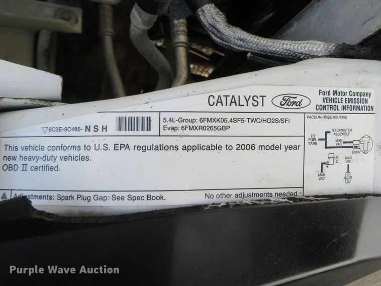 image for item DH1702 2006 Ford F250 Super Duty XL SuperCab pickup truck