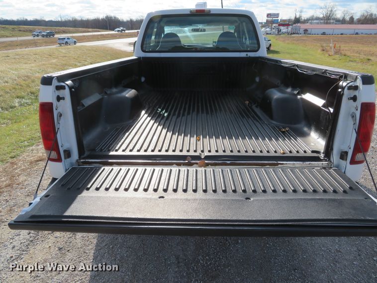 image for item DH1702 2006 Ford F250 Super Duty XL SuperCab pickup truck