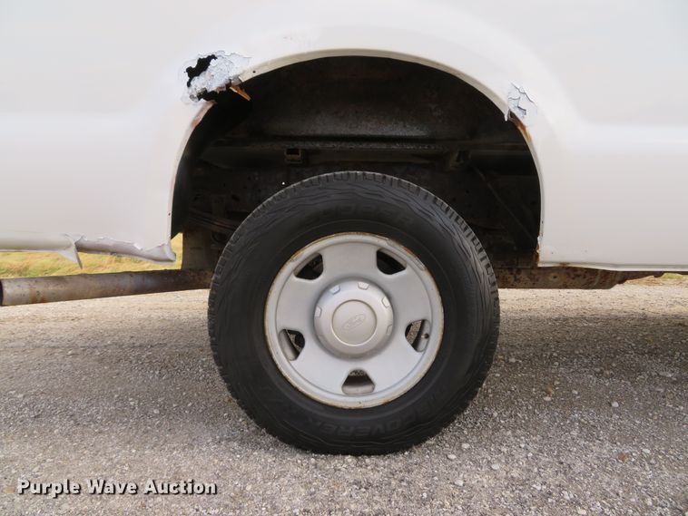 image for item DH1702 2006 Ford F250 Super Duty XL SuperCab pickup truck