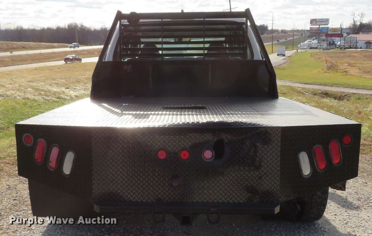 image for item DH1703 2006 Ford F350 Super Duty XL Crew Cab flatbed pickup truck