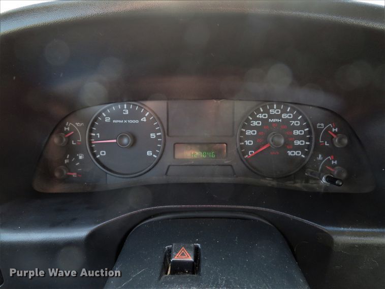 image for item DH1703 2006 Ford F350 Super Duty XL Crew Cab flatbed pickup truck