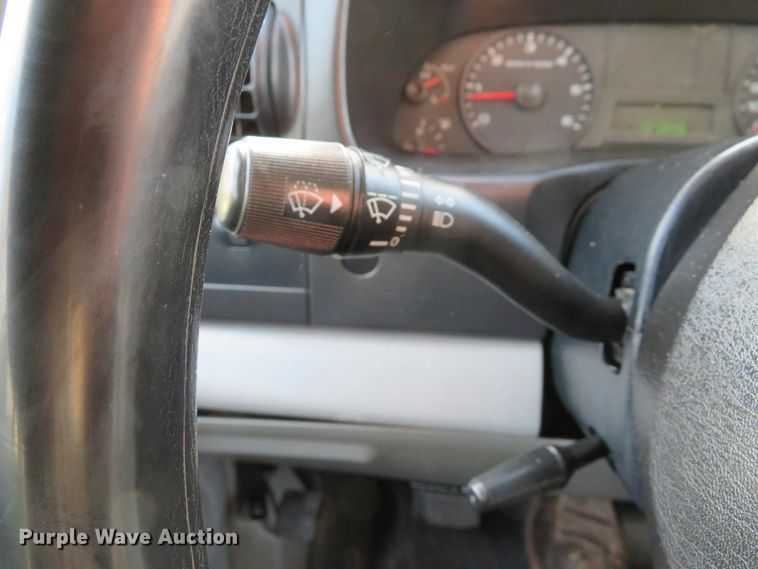 image for item DH1703 2006 Ford F350 Super Duty XL Crew Cab flatbed pickup truck