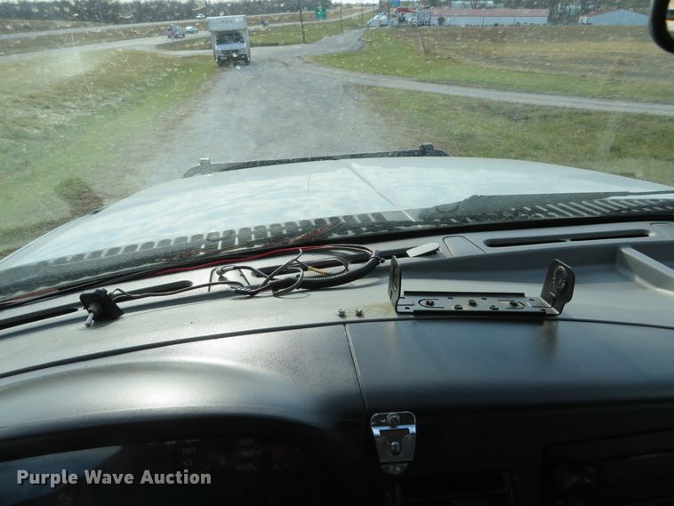 image for item DH1703 2006 Ford F350 Super Duty XL Crew Cab flatbed pickup truck