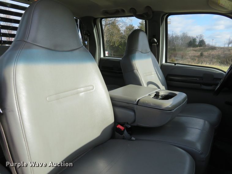 image for item DH1703 2006 Ford F350 Super Duty XL Crew Cab flatbed pickup truck