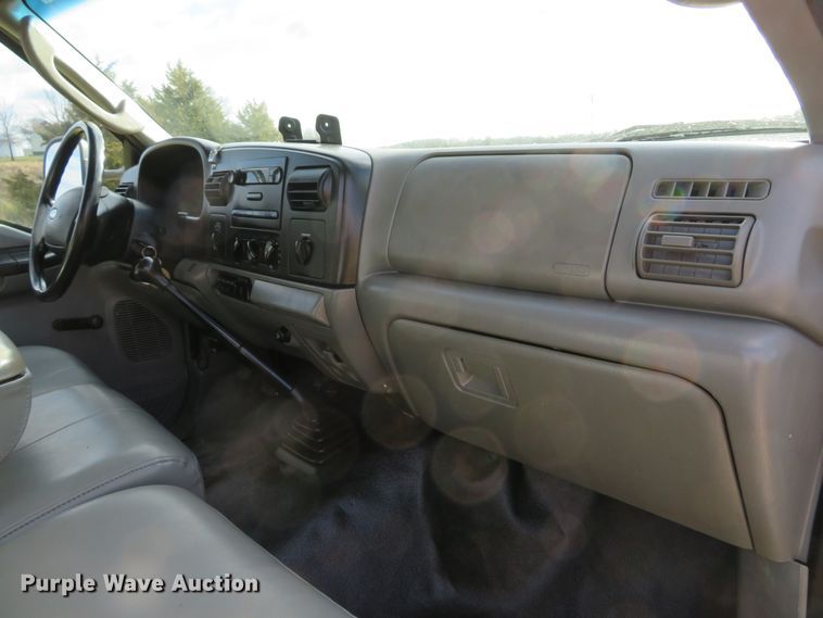 image for item DH1703 2006 Ford F350 Super Duty XL Crew Cab flatbed pickup truck