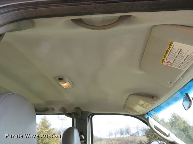 image for item DH1703 2006 Ford F350 Super Duty XL Crew Cab flatbed pickup truck