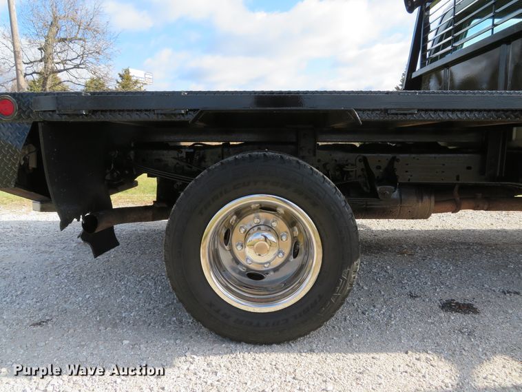 image for item DH1703 2006 Ford F350 Super Duty XL Crew Cab flatbed pickup truck