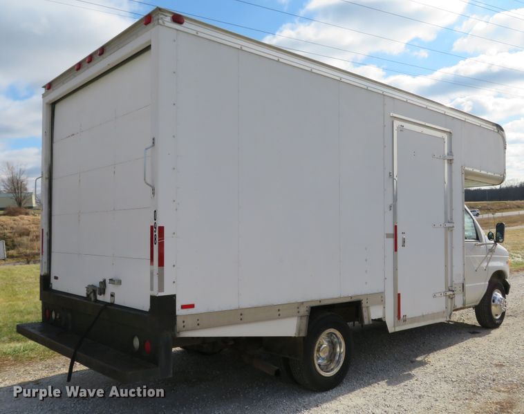 image for item DH1704 2000 Ford Econoline E350 Super Duty box truck