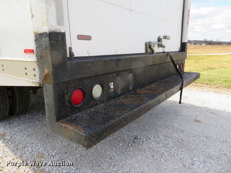 image for item DH1704 2000 Ford Econoline E350 Super Duty box truck