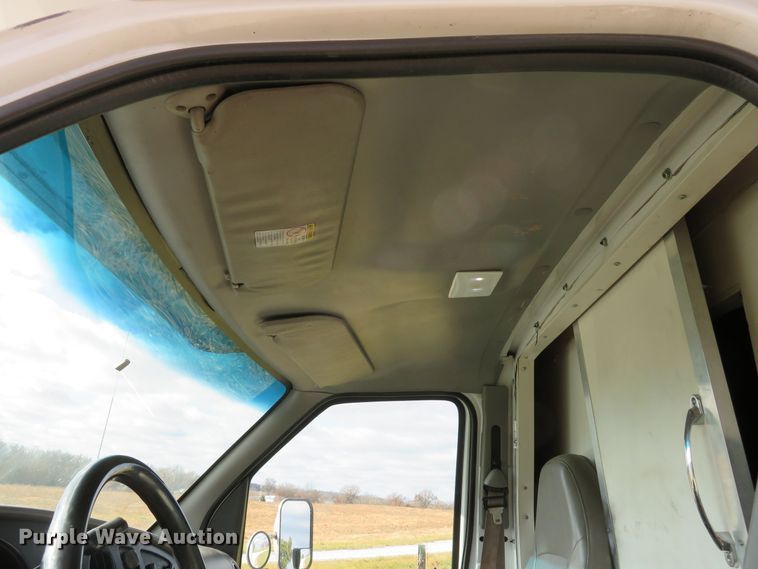 image for item DH1704 2000 Ford Econoline E350 Super Duty box truck