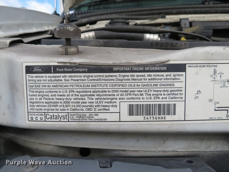 image for item DH1704 2000 Ford Econoline E350 Super Duty box truck