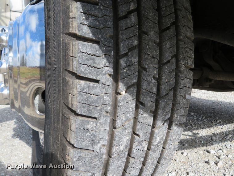 image for item DH1704 2000 Ford Econoline E350 Super Duty box truck