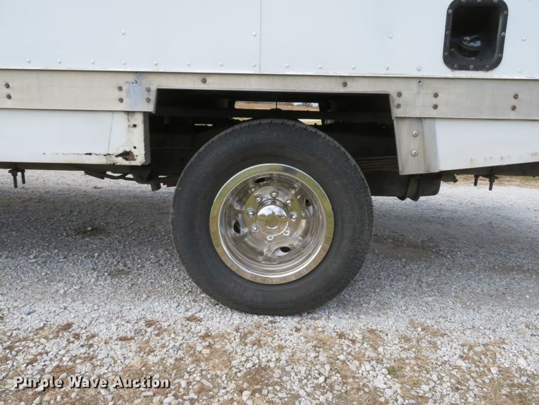 image for item DH1704 2000 Ford Econoline E350 Super Duty box truck