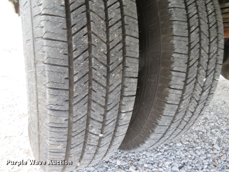 image for item DH1704 2000 Ford Econoline E350 Super Duty box truck