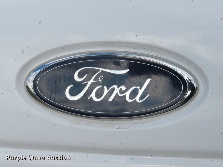 image for item DH1704 2000 Ford Econoline E350 Super Duty box truck