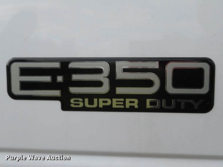 image for item DH1704 2000 Ford Econoline E350 Super Duty box truck